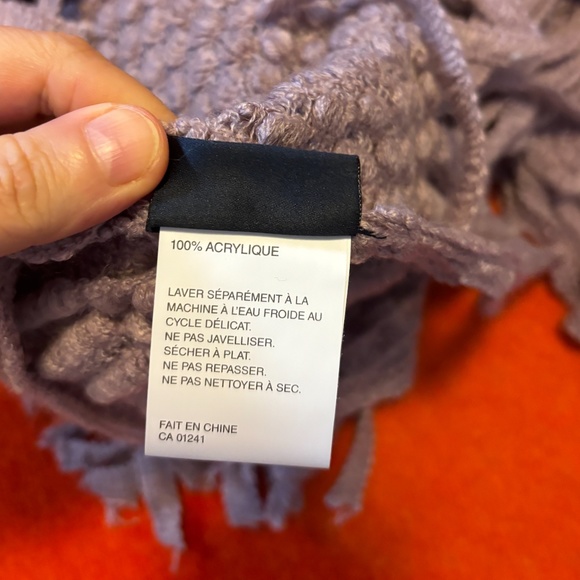 Soft lilac textured knit throw blanket with fringe NWT - Picture 9 of 10